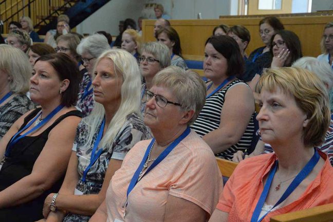 Biskopen besökte konferens på Arken