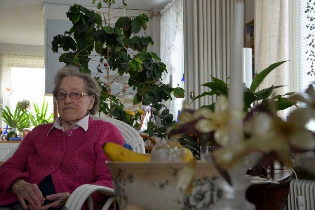 Lägenheten blev ett fängelse för 93-åriga Birgit