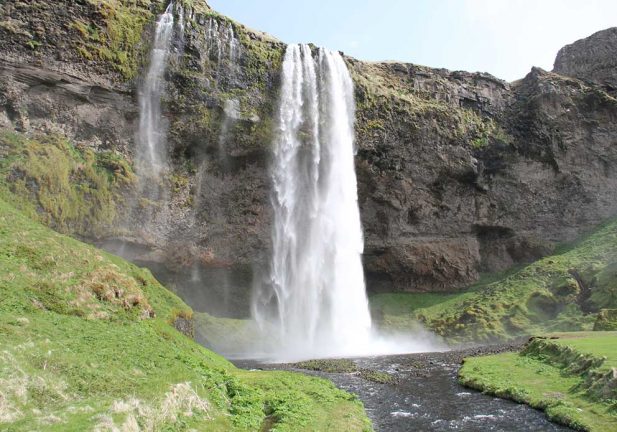 Här kan man tala om vatten men så är det också på Island.