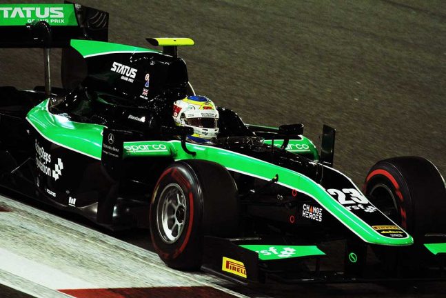 Felix testar för två team i Abu Dhabi