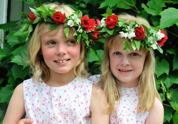 Evelina och Madeleine 9 år