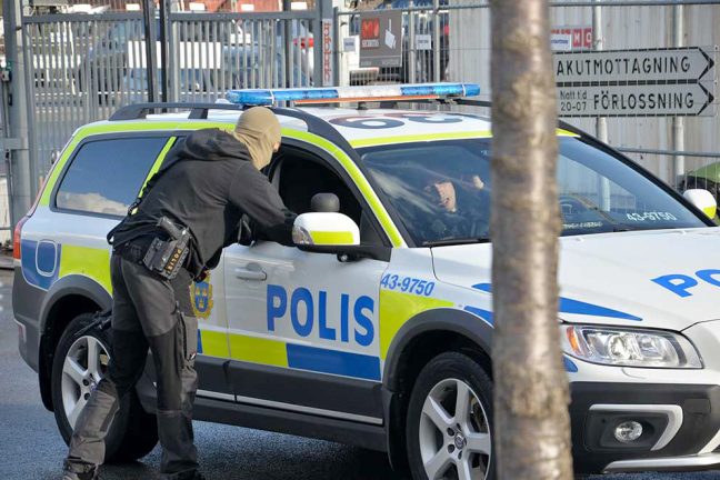 Fem begärs häktade efter mordförsöken i Värnamo