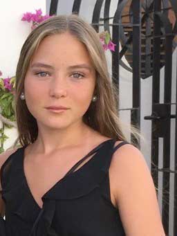 Cayla Mir Resarö 14 år