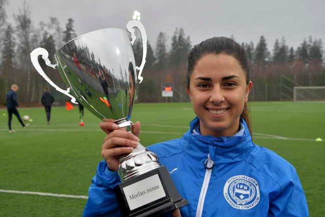 Mona Charour åter hos IFK