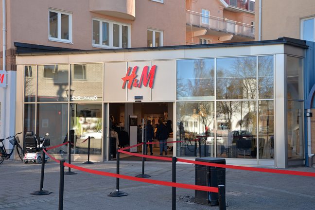 H&M har tillfälligt stängt efter misstänkt fall av covid-19