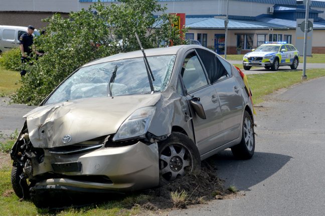 Bil körde av vägen på Silkesvägen