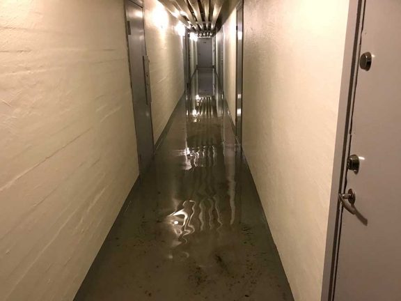 Flera källare översvämmade