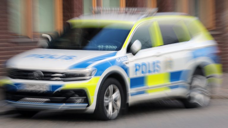 Inbrott och bilstöld i Rydaholm