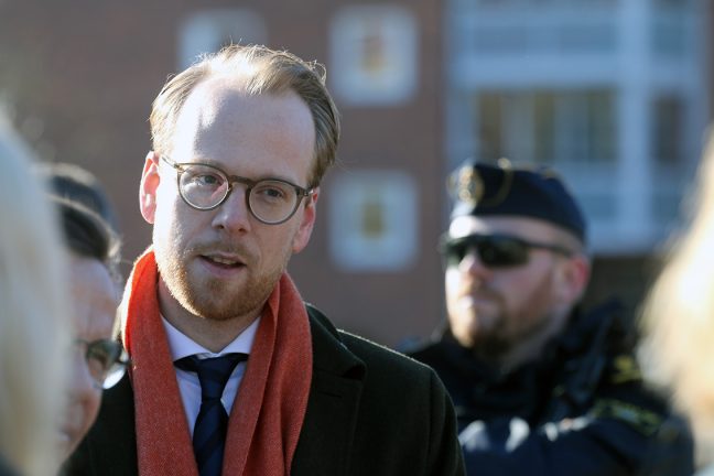 Tobias toppar M-listan