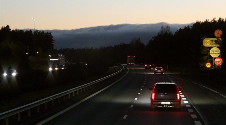 Körde med för tungt fordon på motorväg