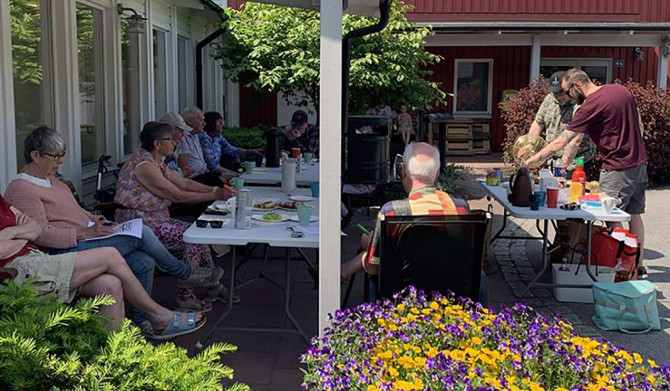 Hyresgästförening bjöd på sommarlunch