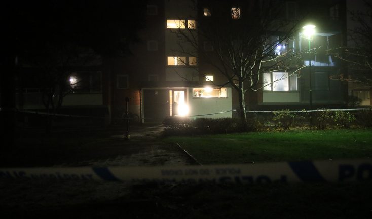 Explosion i flerfamiljshus i Värnamo