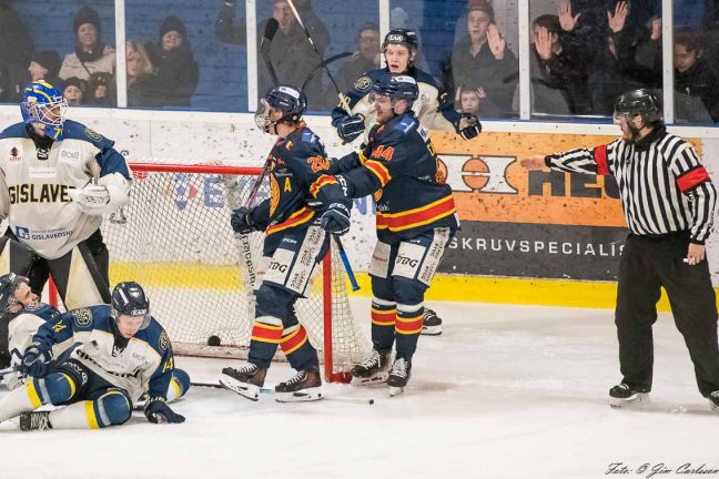 Bildextra: Värnamo körde över rivalen i derbyt