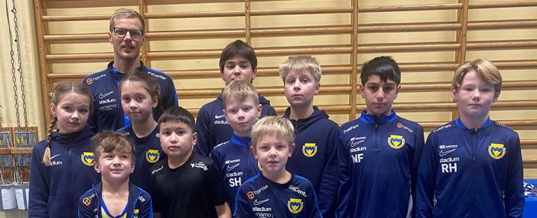 Elva från VBK i cup