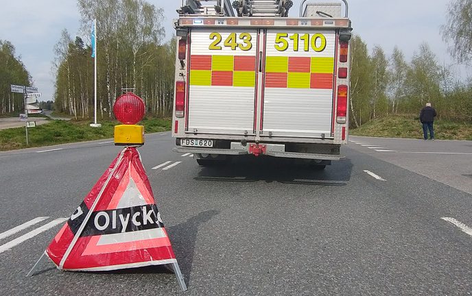 Bilist påkörd i korsning